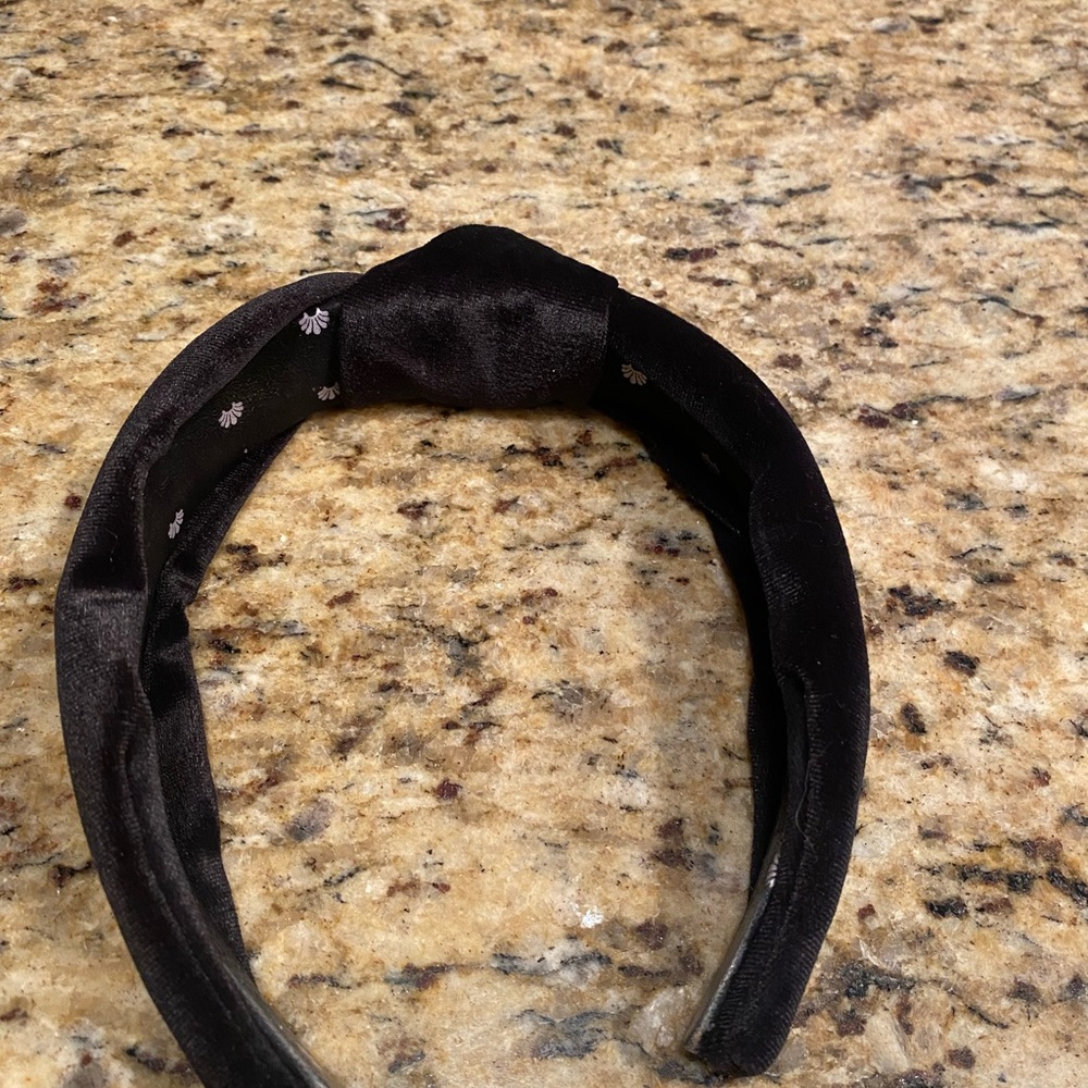Chic Black Headband with Floral Accents
